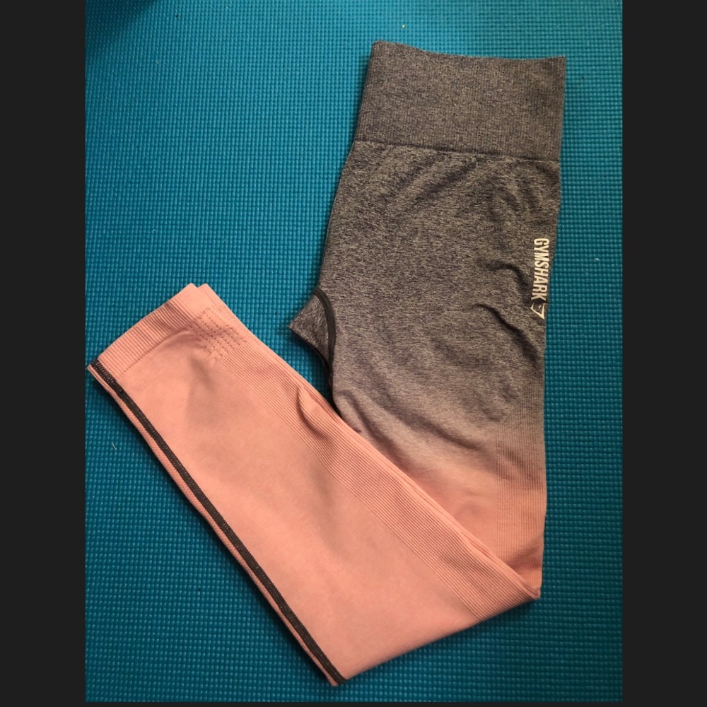Pink and grey ombré Gymshark leggings!